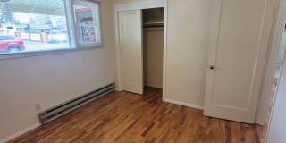 Charming 3BD/1BA located within walking distance to Friendly/College Hill neighborhood Market of Choice! Gallery 18