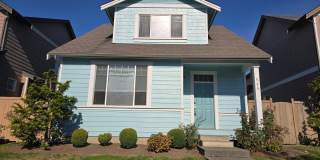 3 Bedroom, 2.5 Bathroom House 3 Bedroom, 2.5 Bathroom House Gallery 1