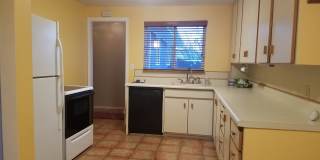 Downtown Burien duplex - main floor rambler unit - 3 bedroom 1 bath, storage & washer/dryer! Available August 10th! Downtown Burien duplex - main floor rambler unit - 3 bedroom 1 bath, storage & washer/dryer! Available August 10th! Gallery 4