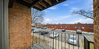 Palatine 1-Bedroom with Balcony, Pool & Included Utilities Gallery 15