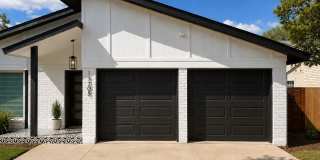 *** Near Domain * Stunning 3 Bedroom House with 2 Car Garage * Fully Furnished * Designer Decorated * High End Luxury Finishes *** Gallery 22
