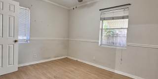 1015 Macy Street Gallery 7