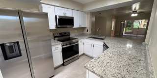 ANNUAL RENTAL - 2/2 CONDO IN PINE HAVEN WITH CARPORT Gallery 1