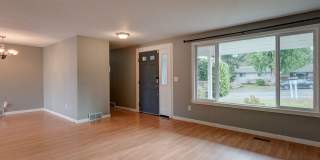 Beautifully Updated 3-Bedroom Home with Large Fenced Yard Beautifully Updated 3-Bedroom Home with Large Fenced Yard Gallery 4