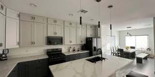 Fully Furnished 4BR + RV Garage Gallery 3