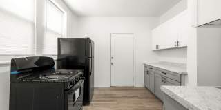 7930 S Ingleside East Chatham Apartments Gallery 1