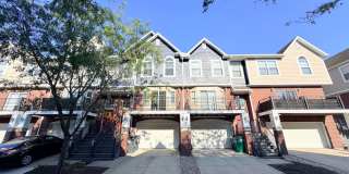 NOW SHOWING: 3 Bedroom/2.5 Bathroom Townhome located at 1471 Autumn Oak St. in Greenwood, IN. Gallery 1