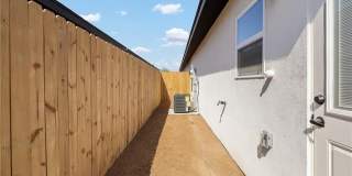 11501 N 25th Street Gallery 18