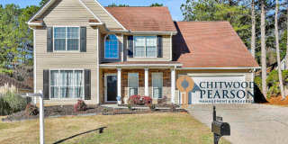 Fully Furnished 4 Bedroom with Internet Included! Gallery 1