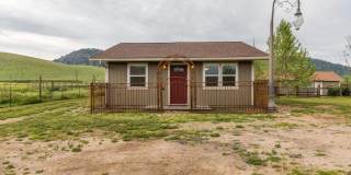 1 Bedroom Cottage for Rent on shared 5 Acres Gallery 1