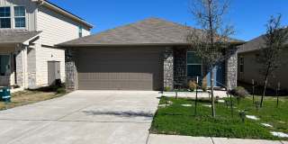 3 Bedroom with Open Floorplan and Large Backyard! Gallery 1