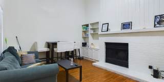 908 Poplar St Gallery 1