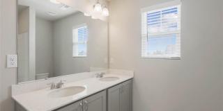 Spacious & Stylish 4-Bedroom Home in Prairie Trail | 2416 SW Plaza Pkwy, Ankeny Gallery 11