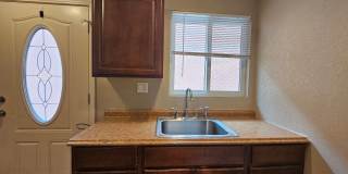 Highlands/Stadium Area Great Sized 1 Bedroom with Beautiful Hardwood Floors, Reserved Parking, Extra Storage, Fenced Yards Gallery 3