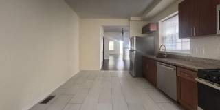 Newly Renovated 4BED 1.5BTH / Stainless Steel Appliances & Washer/Dryer Hookup! Gallery 29