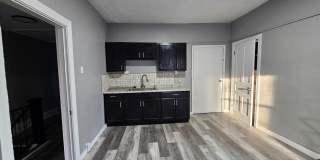 Newly updated 3 bedroom 1 bath apartment in the Northside! Newly updated 3 bedroom 1 bath apartment in the Northside! Gallery 1