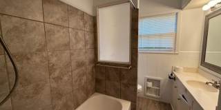 2125 S WILLIS Gallery 20