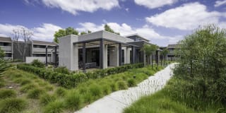 Axiom Tustin Gallery 40