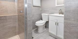 912 ASTON MARTIN Drive Gallery 19