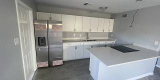 4102 W Rose Ln Gallery 4