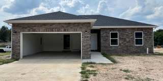 4 bedroom 2 bath Bolivar MO Gallery 1