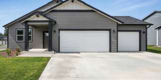 Partially Furnished Home – 4 Bed, 2 Bath, 3-Car Garage Gallery 1
