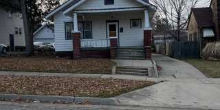 132 N Chicago Gallery 1