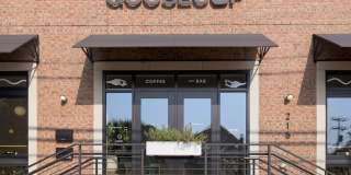 611 S KING Street Gallery 38