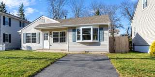 Beautiful 4 Bedroom Single Family House for Rent in Brick! Gallery 1