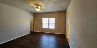 3 bedroom 2 bath Gallery 32