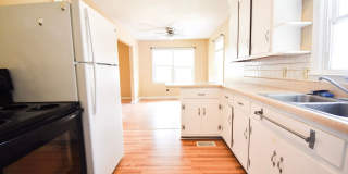 Coming Soon! 3 Bedroom 1 Bathroom - Pets Considered Gallery 5