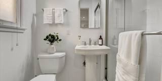 852 11th St Gallery 28