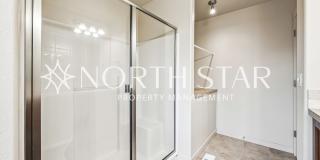 Vaulted Ceilings, Modern Finishes & Easy Living Gallery 25