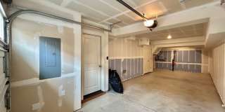 Stunning 2 Bed, 2.5 Bath Craftsman Townhome with Community Amenities! Gallery 11
