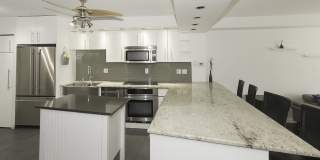 300 N State St Apt 2711 Gallery 4