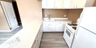 AVAILABLE NOW! 2 Bedroom / 1 Bath Duplex Near Brooks City Base! Gallery 8