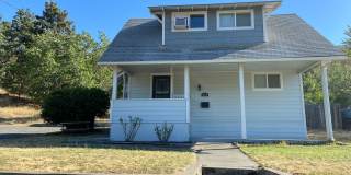 Cozy 3 Bedroom, 1 Bathroom Home with Spacious Back Yard. Gallery 1