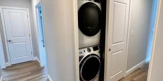 River's Edge Apartments Gallery 8