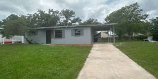 3 bedroom home with fenced yard Gallery 1