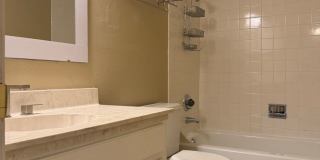10 Hampshire Circle, Little Rock AR 72211 - Wonderfully updated 3br 2ba 2 story condo just off R Parham Gallery 17