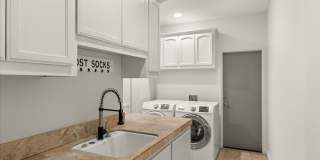 Vista Panoramic View 6 Bedroom 4.5 Bathroom Home for Rent Gallery 36