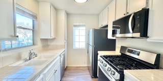 Stylish 2BD/2BA Condo in Mira Mesa's Summit Ridge Community with Private Patio & Pool Access Gallery 1