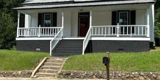 3 Bedrooms, 1 Bathroom - House in North Rome! Gallery 1