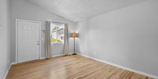 2 Bed/1 Bath Close to Buckley Space Force Gallery 6
