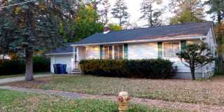 Two-Bedroom Ranch with 1.5-Car Garage Gallery 1