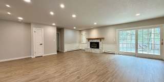 Stylish 3-Bedroom Remodel with Two Fireplaces and Mountain Views Gallery 8