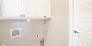 Prime Location! New build, 4 bed/ 2 bath! Gallery 22