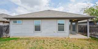 Modern 4-Bed Home with Open Layout in New Braunfels - Realtor Commission: $500 Gallery 38