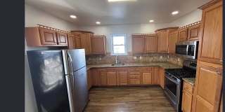 Spacious 3-Bedroom Apartment with Parking Limited-Time Offer! Spacious 3-Bedroom Apartment with Parking Limited-Time Offer! Gallery 1