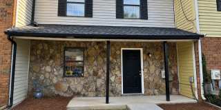 2 Bedroom 1.5 Bath Townhome Gallery 1